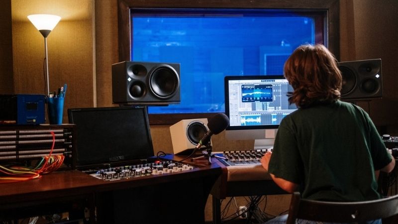 How to Become a Sound Engineer