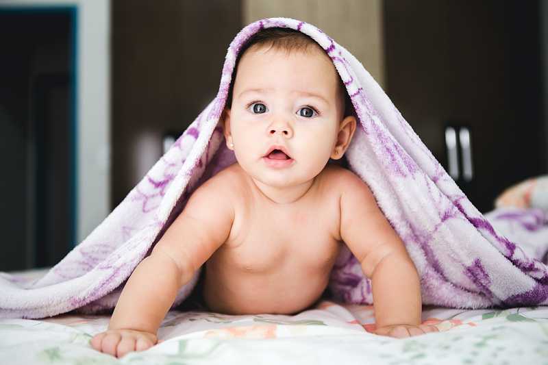 A Guide to Tummy Time: When to Start and How to Do It